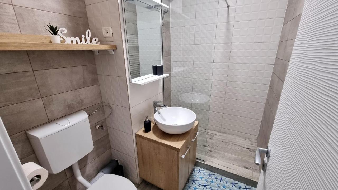 Cityapart 7 - Cazare In Mamaia Nord, Langa Plaja, Cu Vedere La Mare ナボダリ エクステリア 写真